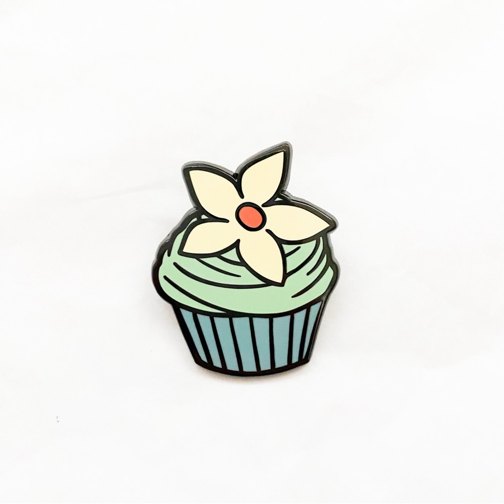 Loungefly Disney Manga Princess Tiana Cupcake Pin